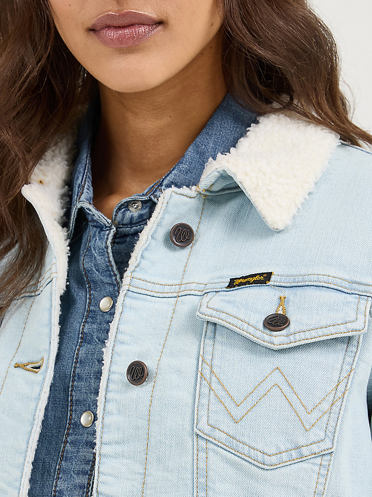 wrangler retro damen-western-jeansjacke mit sherpa-futter gebleichter denim