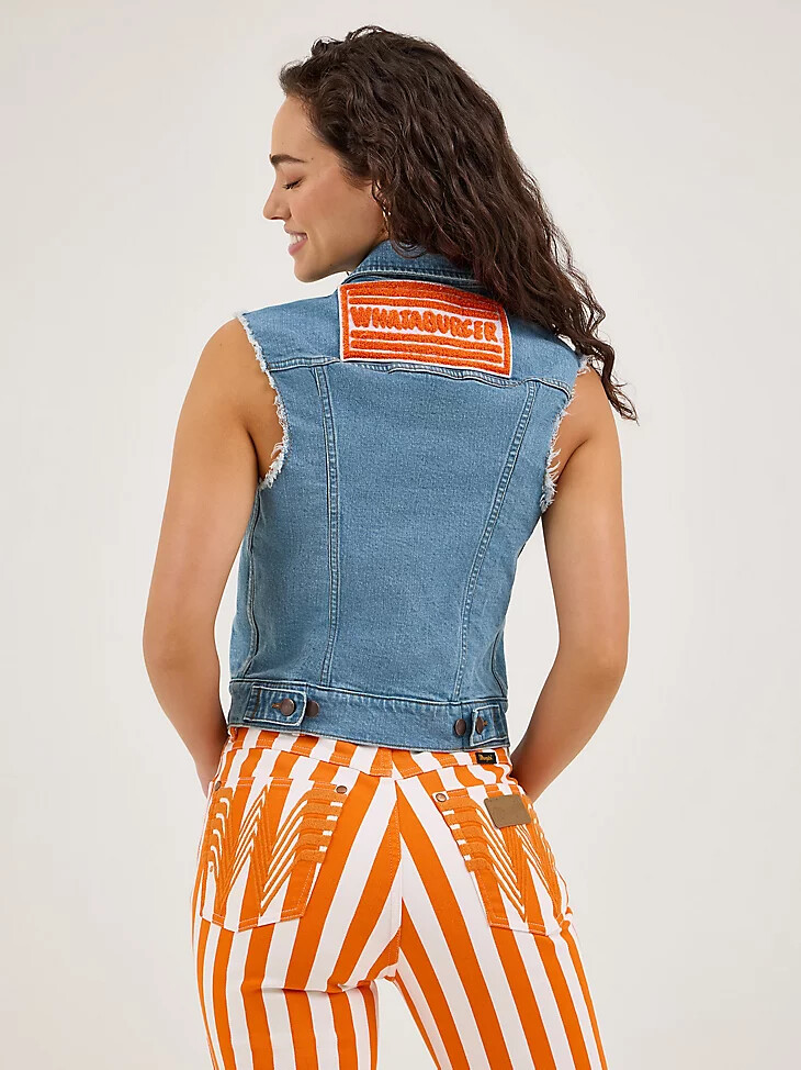 wrangler x whataburger damen-weste mit abgeschnittenen Ärmeln sonnengewaschen