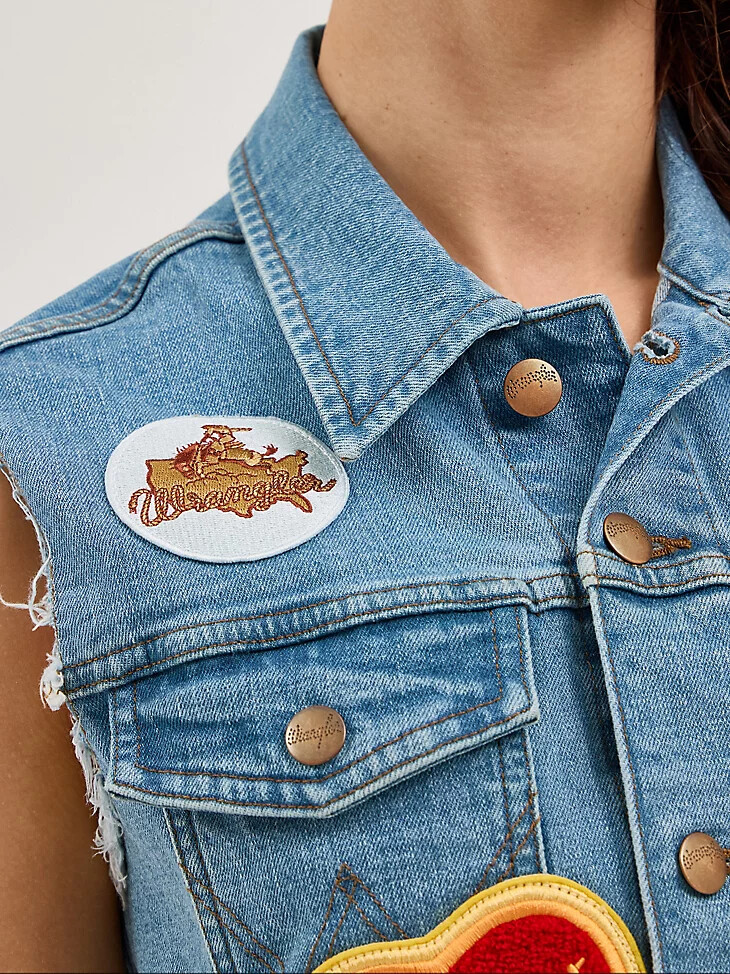 wrangler x whataburger damen-weste mit abgeschnittenen Ärmeln sonnengewaschen