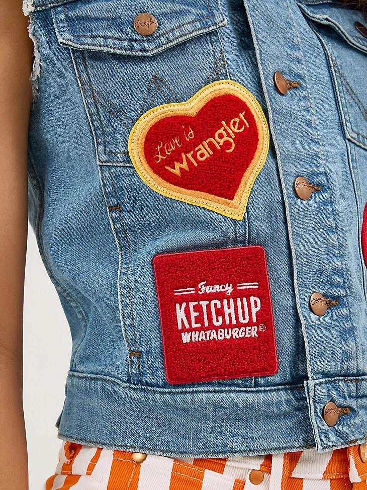 wrangler x whataburger damen-weste mit abgeschnittenen Ärmeln sonnengewaschen
