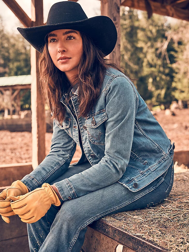 damen-jeansjacke mit langen Ärmeln klassischer passform dunkler denim