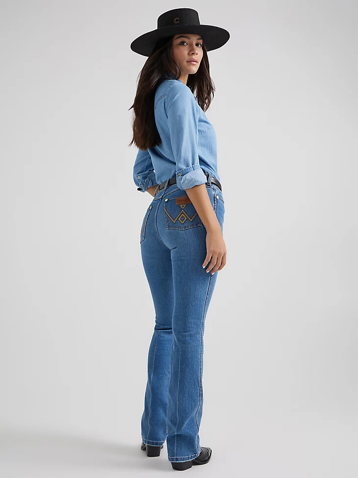wrangler x yellow rose by kendra scott bootcut jeans mittlere waschung
