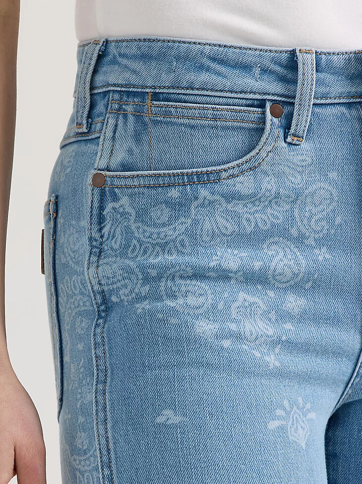 wrangler retro bailey high rise jeans mit paisley-print für damen