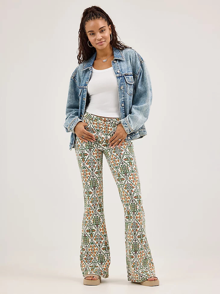 damen fierce flare jeans mit laserprint im vintage-gartenstil