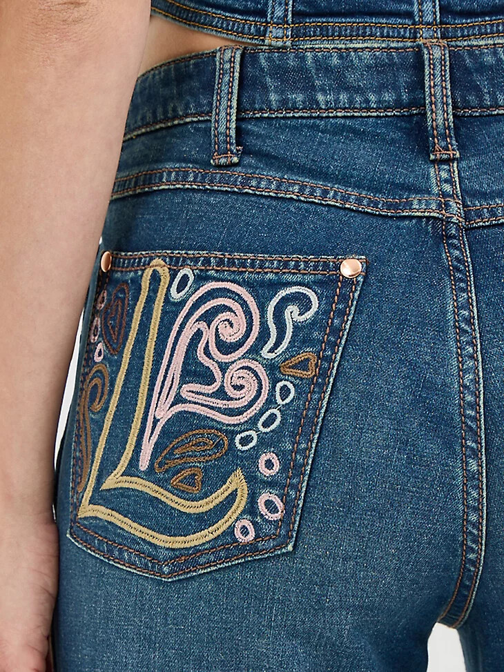 wrangler x lainey wilson bestickte schlaghosen boho wash