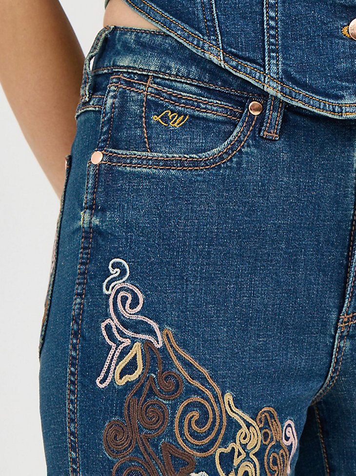 wrangler x lainey wilson bestickte schlaghosen boho wash