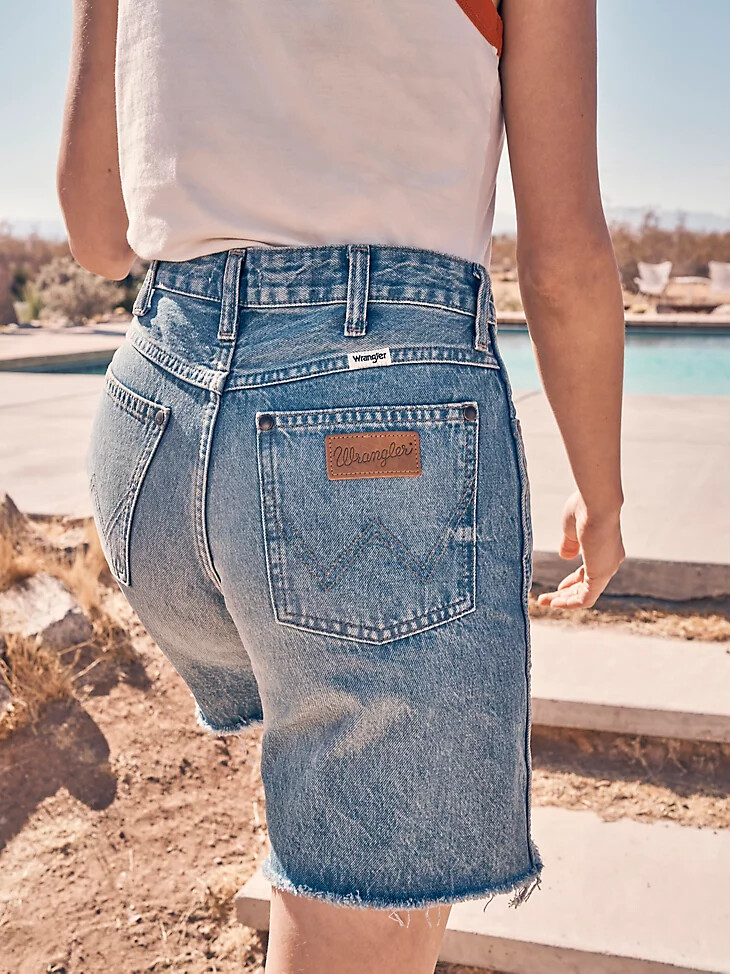 frauens cowboy longline short leaving town