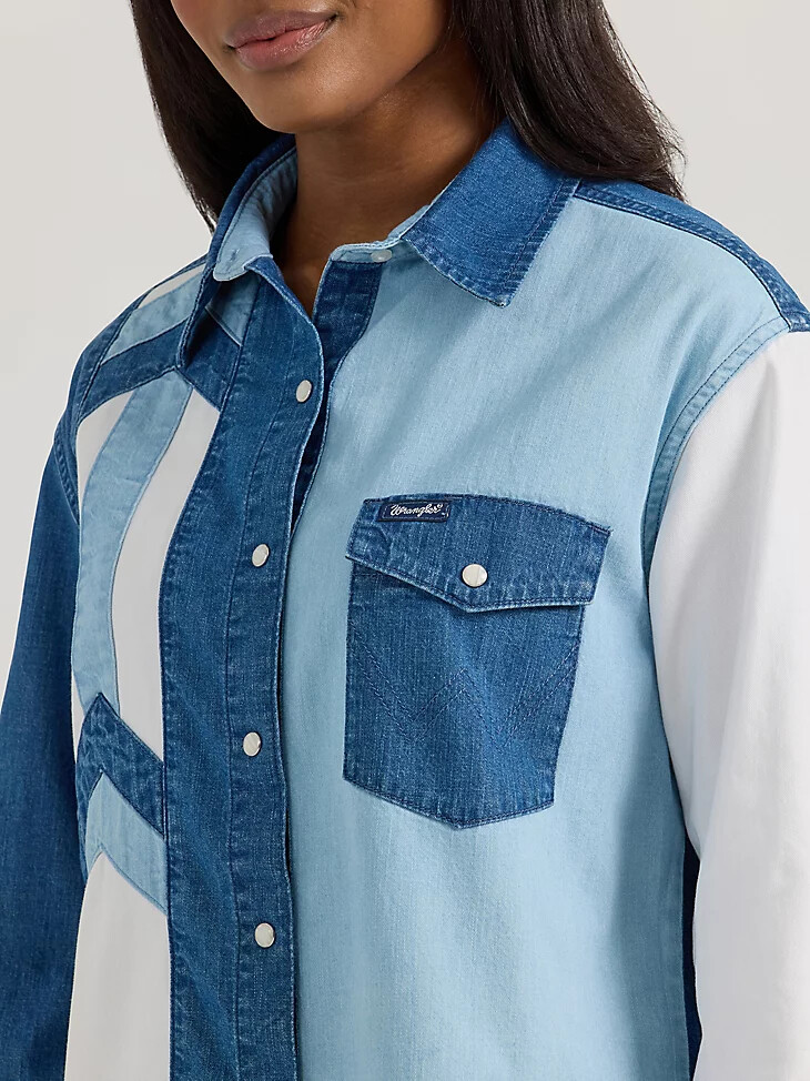 wrangler damen-jeanshemd im boyfriend-stil mit western-druckknöpfen blau