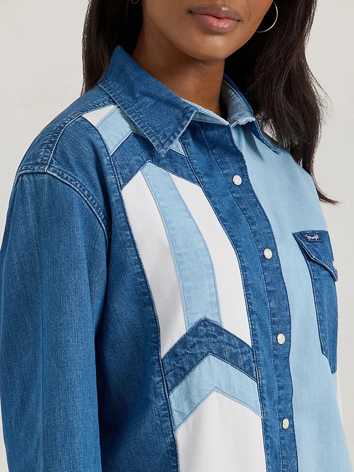 wrangler damen-jeanshemd im boyfriend-stil mit western-druckknöpfen blau