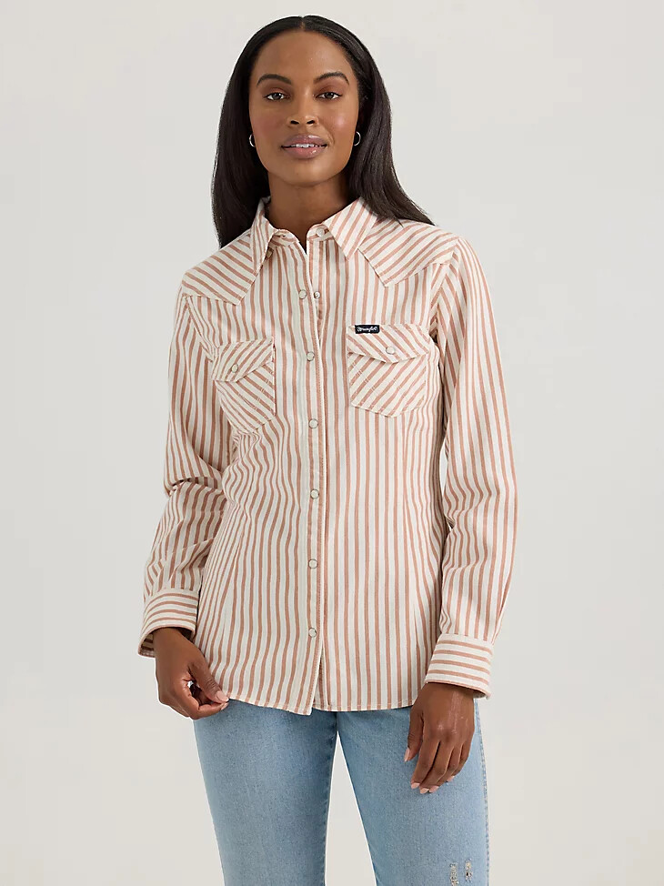wrangler damen-westernhemd mit pferdeaugen-motiv schmal geschnitten mit druckknöpfen hellbraun