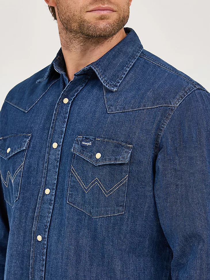 cowboy cut langarm-western-arbeitshemd aus denim mit druckknöpfen dunkelblau