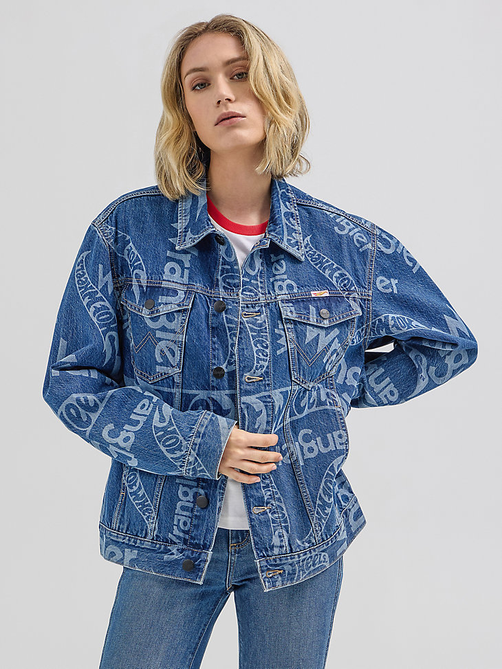 wrangler x hot wheels herren-jeansjacke mit laser-logo mittelblau
