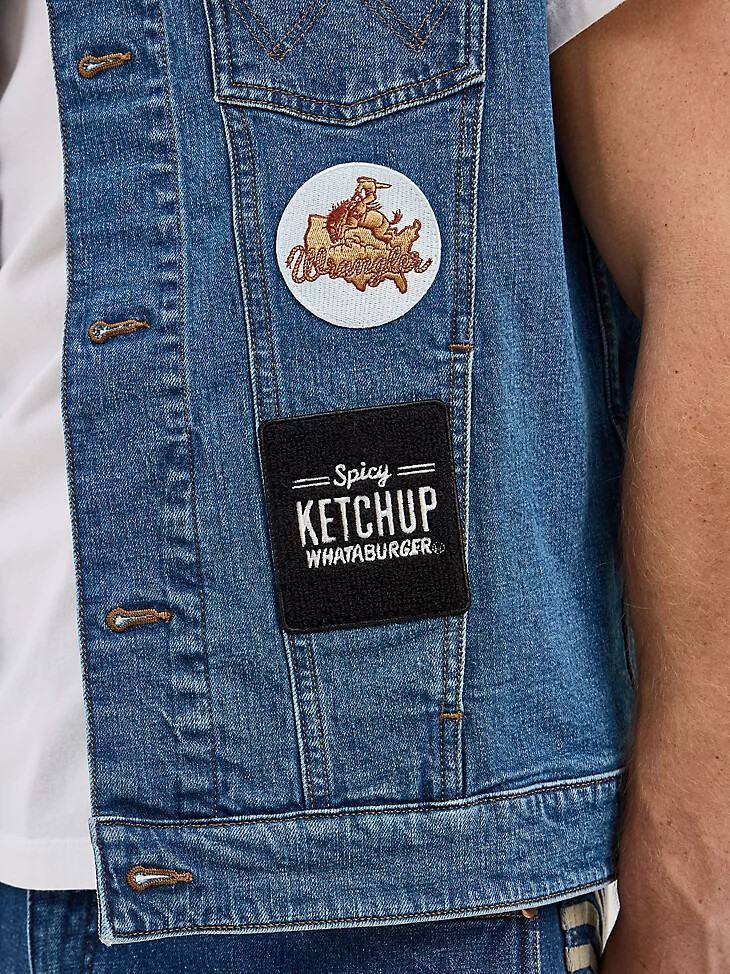 wrangler x whataburger herren-weste mit abgeschnittenen Ärmeln rodeo dust fade
