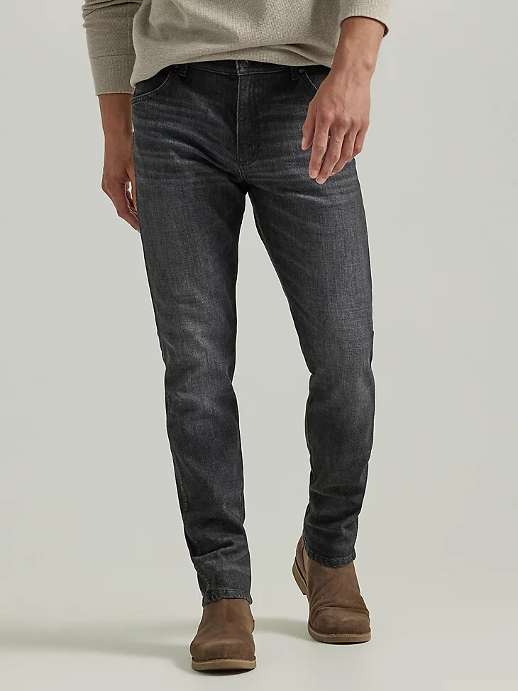 herrenjeans mit schmal zulaufendem schnitt graue waschung