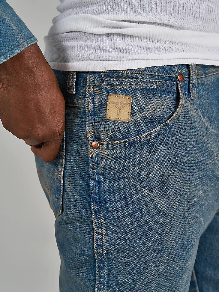 wrangler x the last of us cowboy cut jeans vorgewaschenes indigo