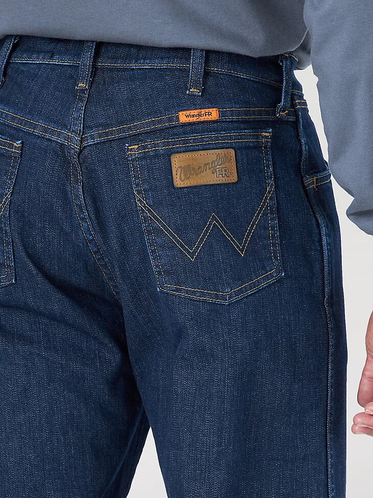 wrangler fr flammhemmende stretch-jeans mit originalpassform dunkelwaschung