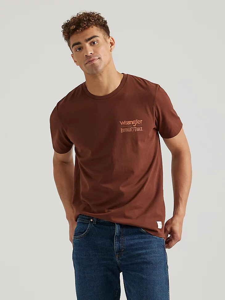 wrangler x buffalo trace herren-t-shirt „oak aged in braun mit narbung