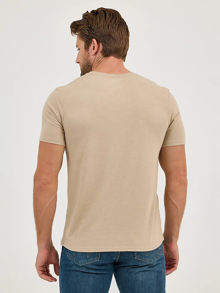 wrangler born free grafik-t-shirt für herren beige spur