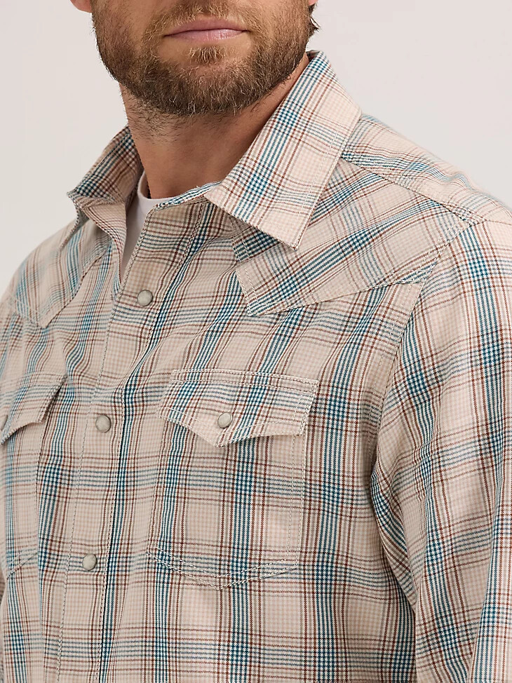 wrangler retro premium herren langarm westernhemd mit druckknöpfen kariert sandblau