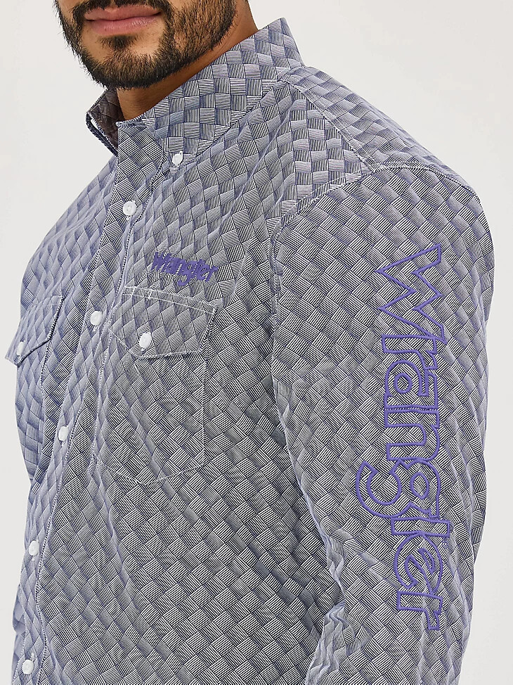 wrangler herren-langarmhemd mit logo und print knopfleiste marineblau-orchidee