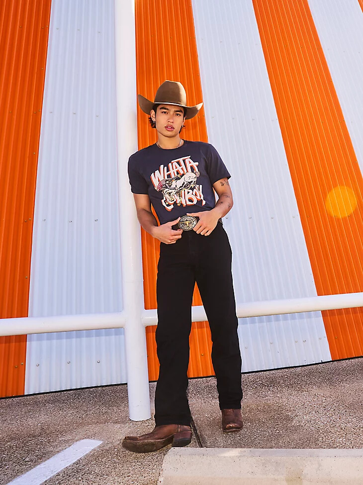 wrangler x whataburger herren-t-shirt mit cowboy-motiv verwaschenes schwarz