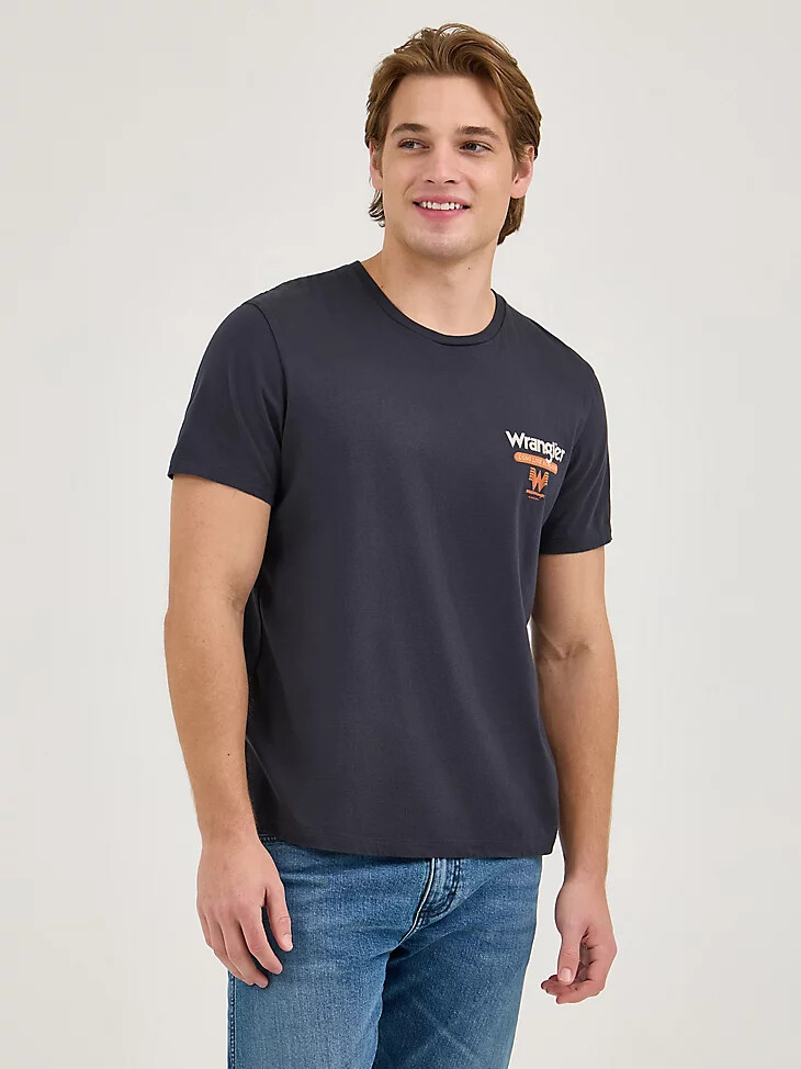 wrangler x whataburger herren-t-shirt „cowboy burgers – verwaschenes schwarz