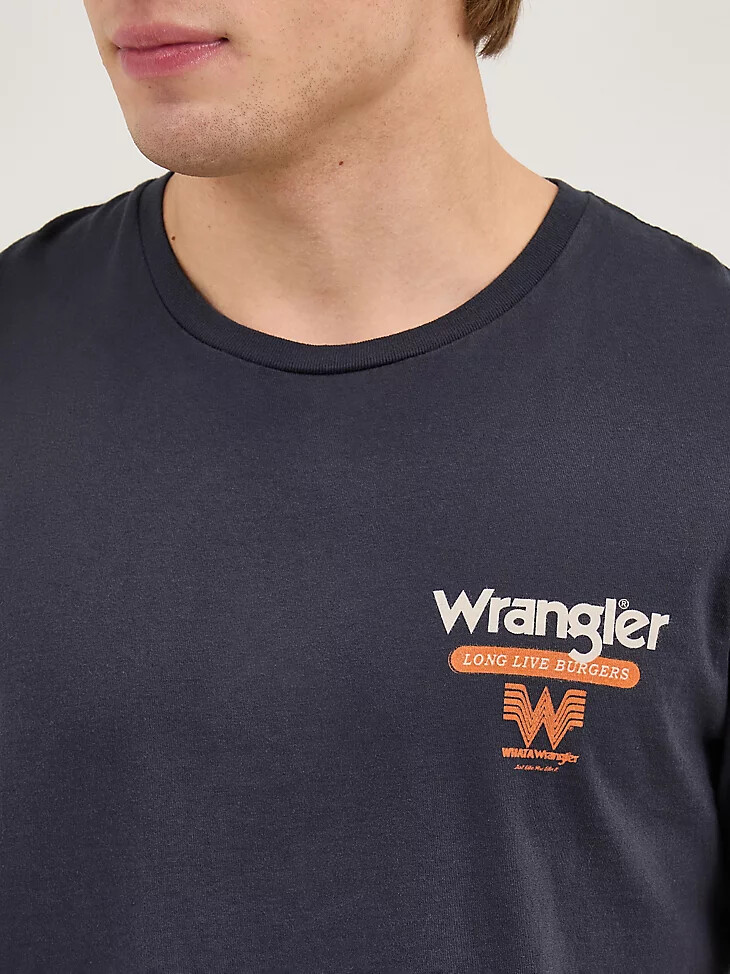 wrangler x whataburger herren-t-shirt „cowboy burgers – verwaschenes schwarz