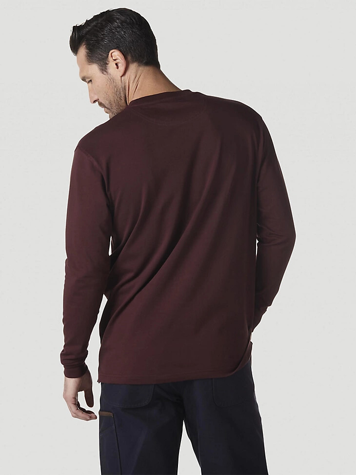 wrangler riggs workwear langarm-t-shirt mit tasche bordeauxrot