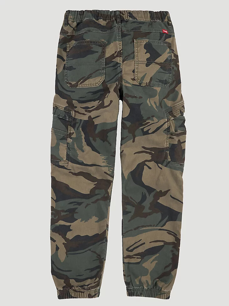 wrangler free to stretch gamer cargohose für jungen husky waldgrünes tarnmuster