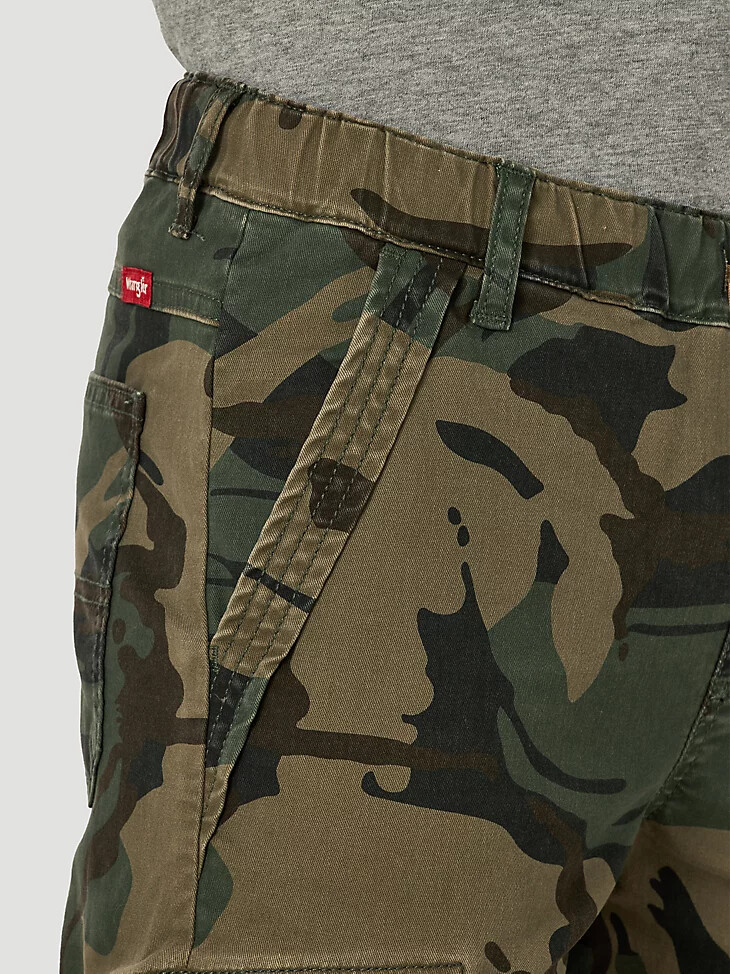 wrangler free to stretch gamer cargohose für jungen husky waldgrünes tarnmuster